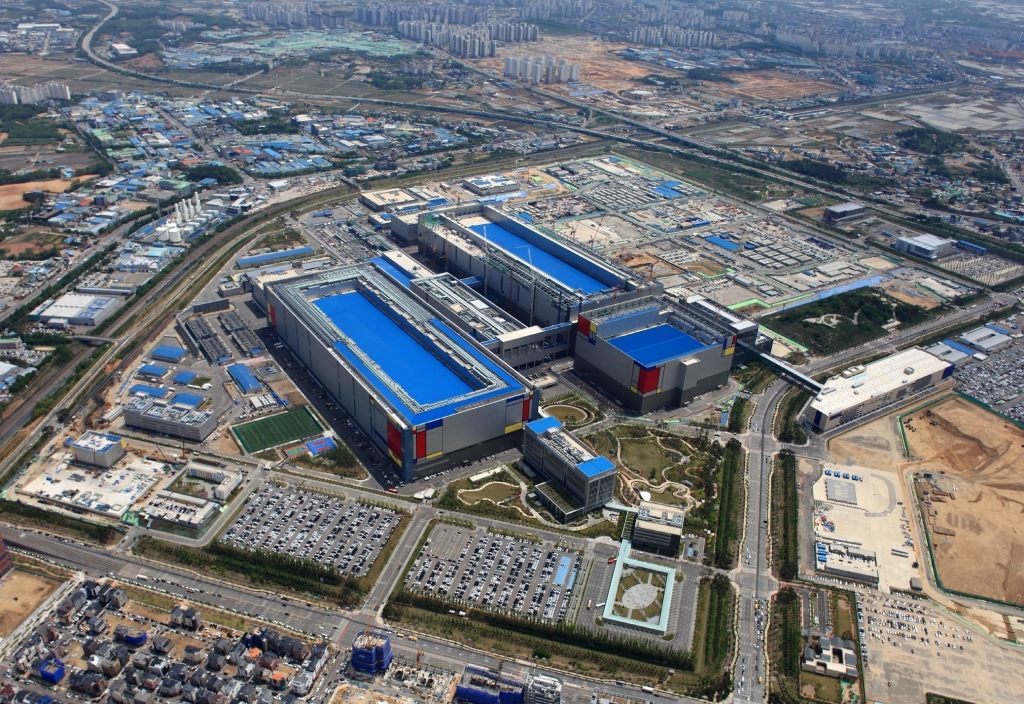 Samsung Electronicsの平沢半導体生産ラインを上空から見た公式写真